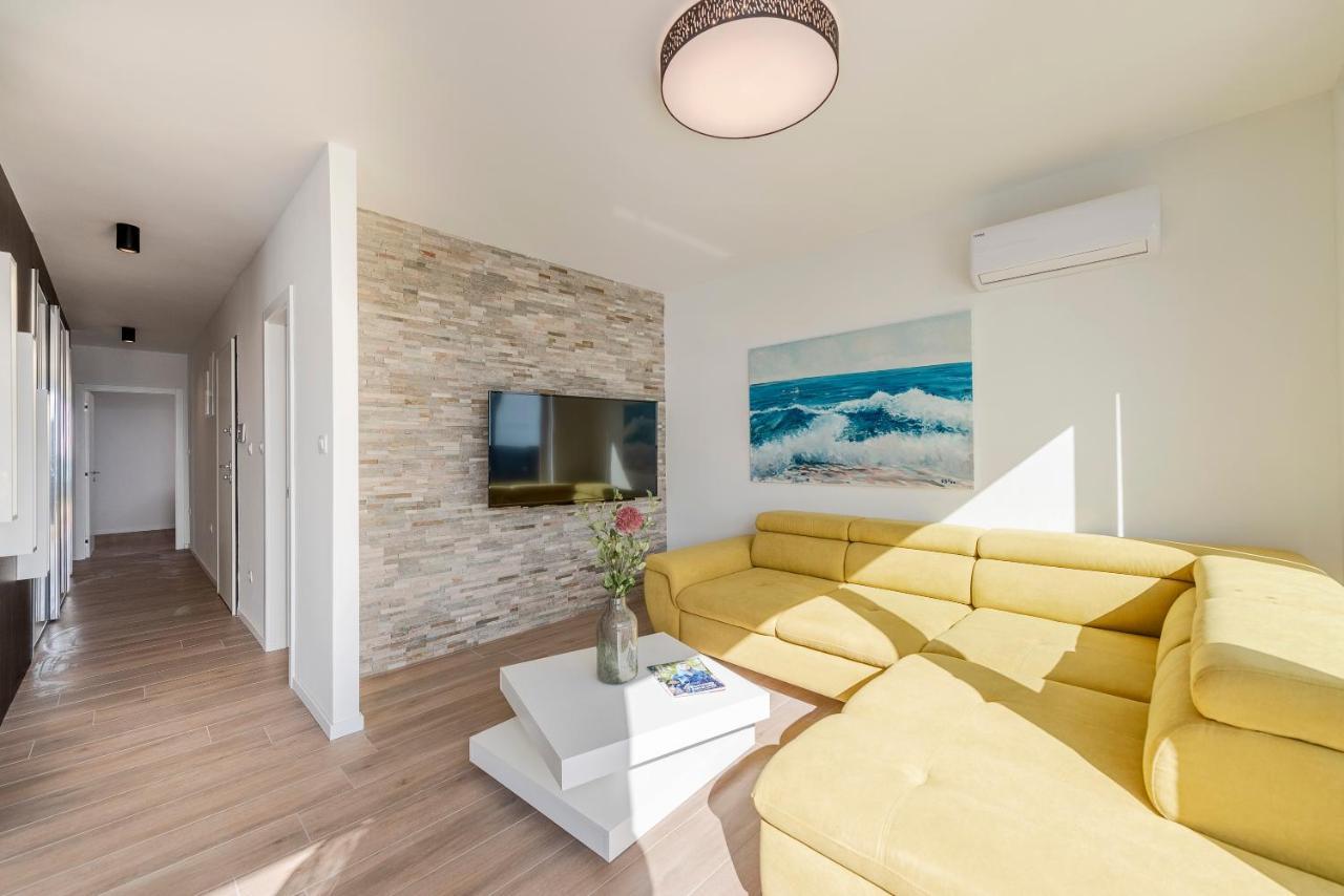 Mediteran Luxury Penthouse With Jacuzzi Mandre Exterior photo