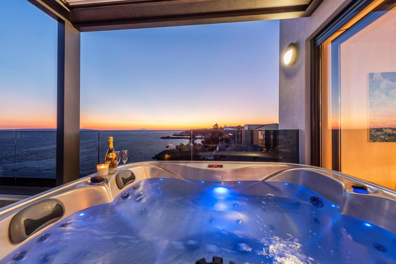 Mediteran Luxury Penthouse With Jacuzzi Mandre Exterior photo